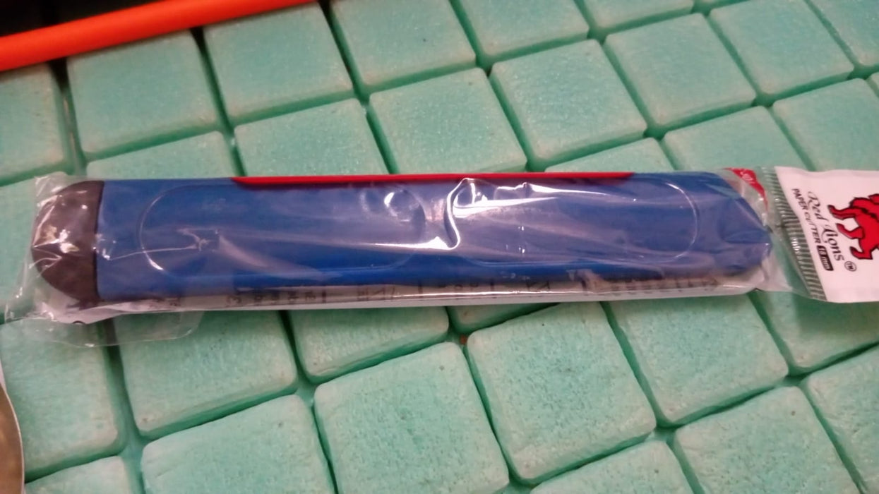 Multi-Use Iron Cutter, Cutting Blade and Precision Knife Blade, Utility Knife - Heavy Duty Industrial Cutter Knife (18mm)